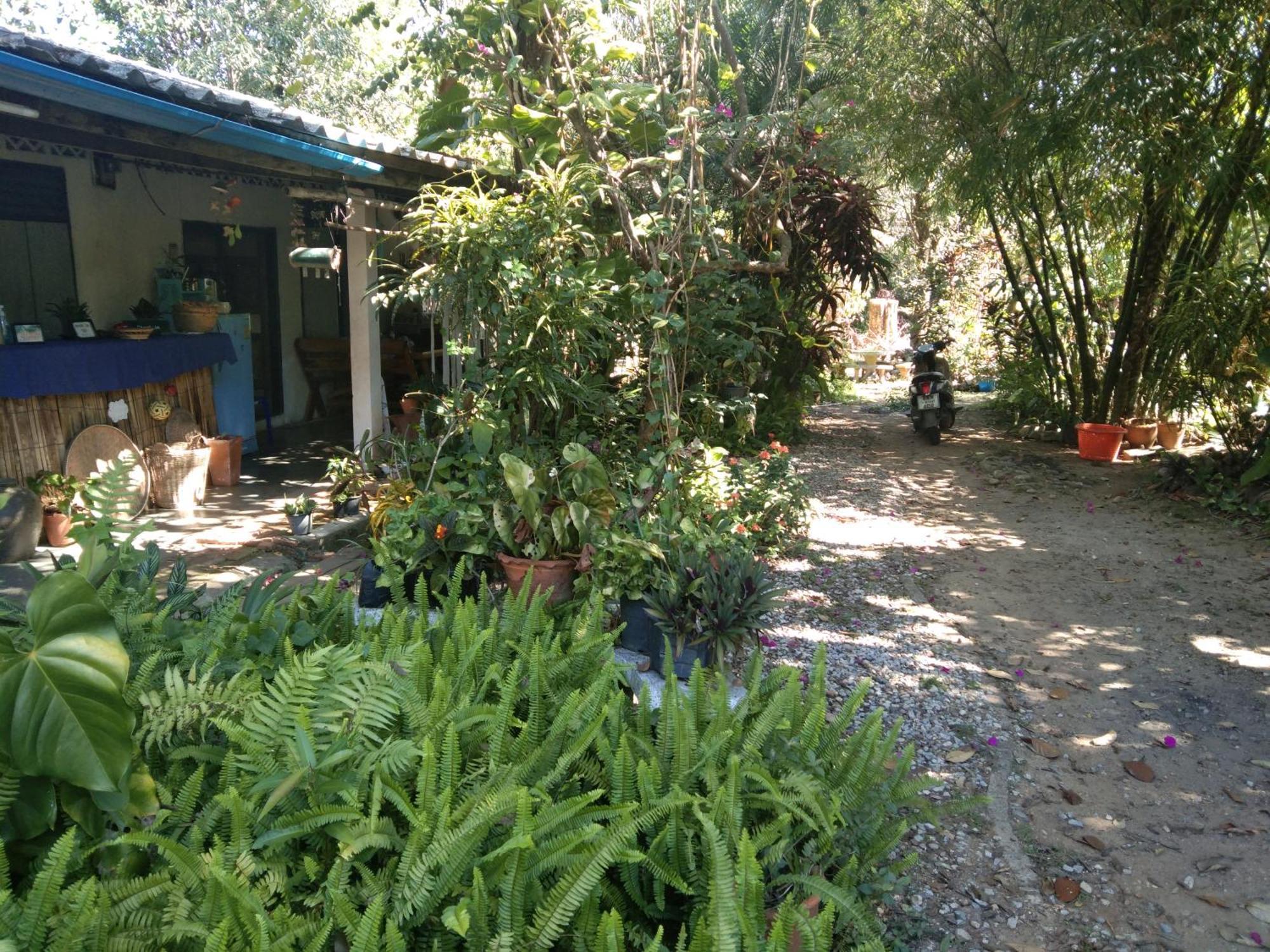 Grandma'S Home Sangkhlaburi Extérieur photo